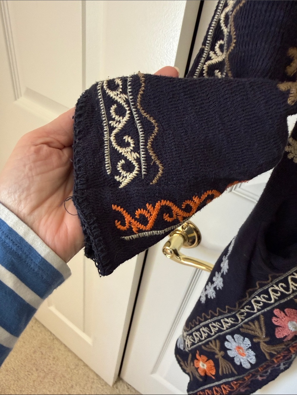Johnny Was Biya Navy w/ multi colored embroidered Floral Open Cardigan, size M - Picture 4 of 11